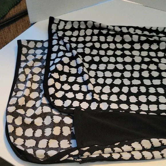 Susan Graver 1X Black & White Tank - Picture 6 of 7